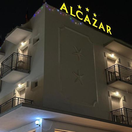 Hotel Alcazar Rimini Kültér fotó