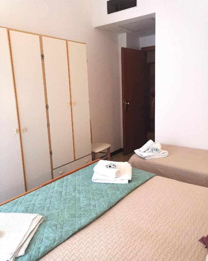 Hotel Alcazar Rimini Kültér fotó