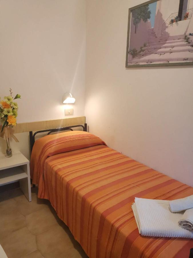 Hotel Alcazar Rimini Kültér fotó
