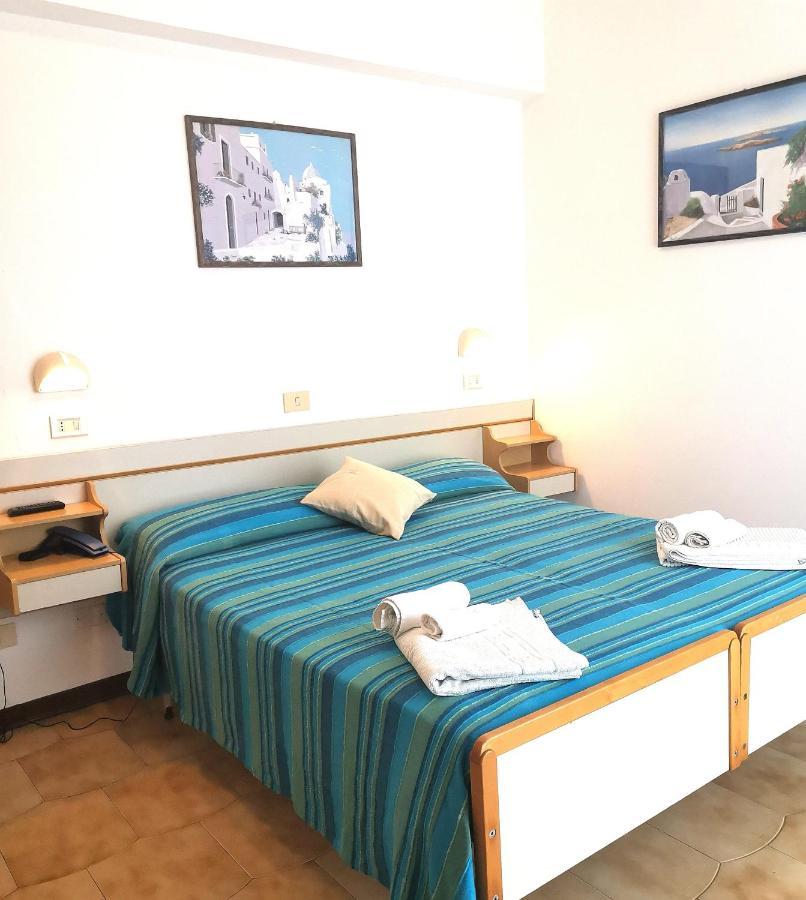 Hotel Alcazar Rimini Kültér fotó